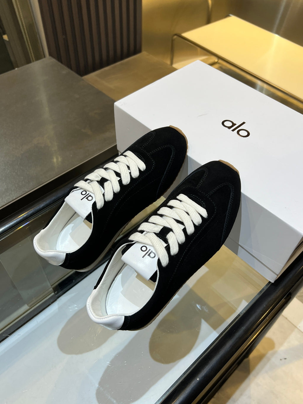 Alo Sneaker