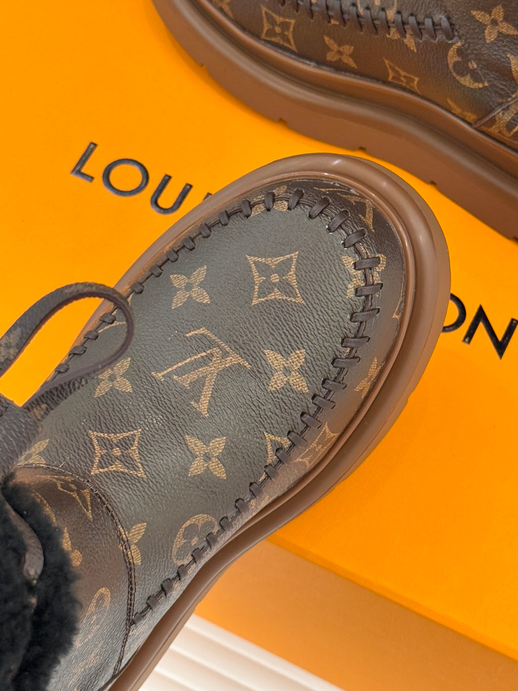 Louis Vuitton Bot