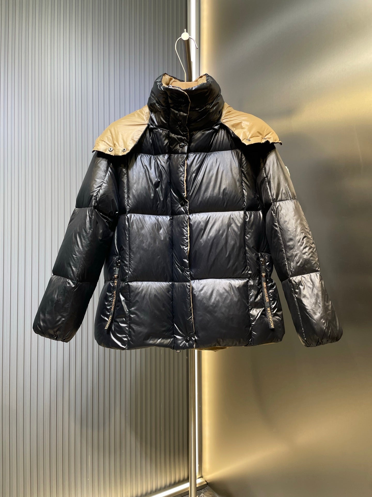 Moncler Kastüyü Mont