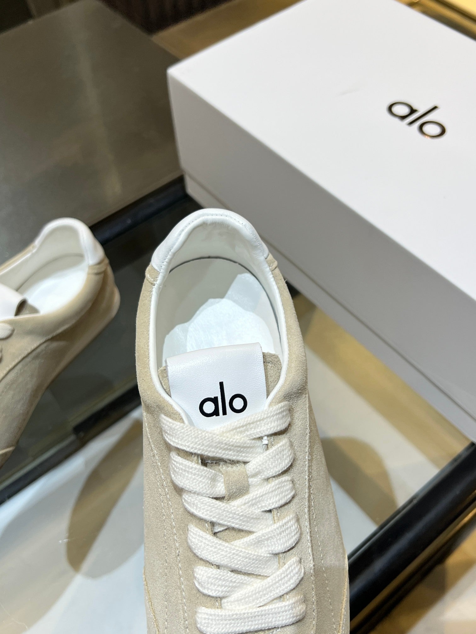 Alo Sneaker