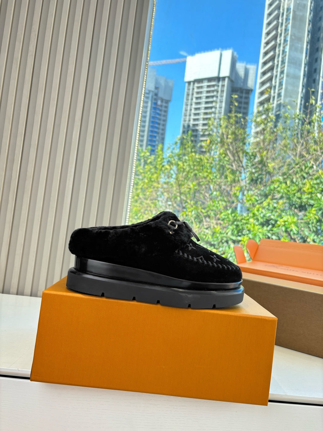 Louis Vuitton Slipper