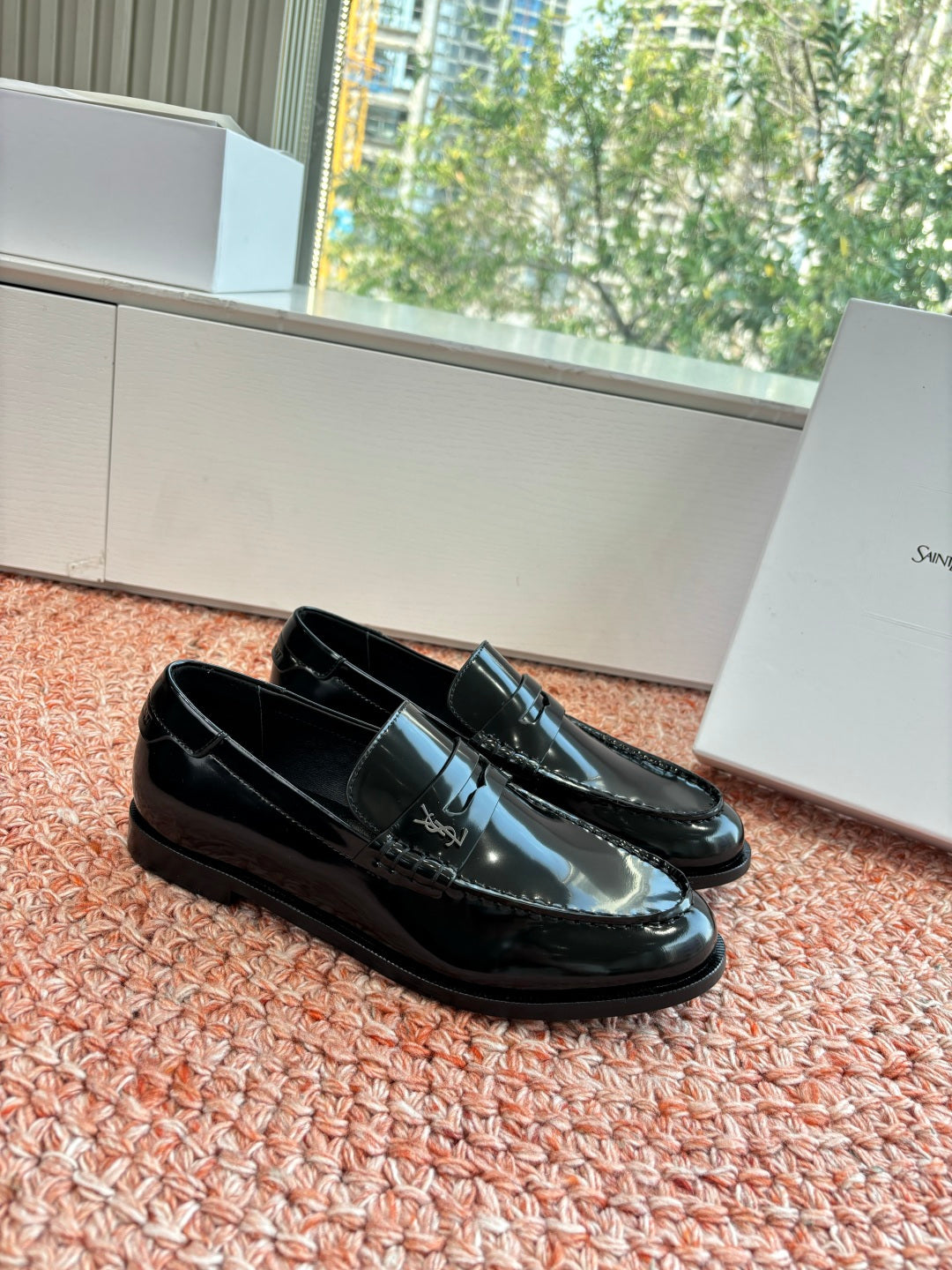 Yves Saint Laurent Loafer