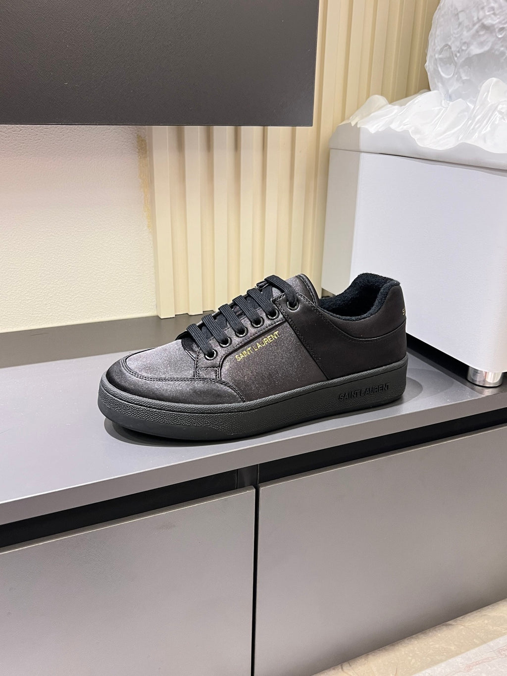 Yves Saint Laurent Sneaker