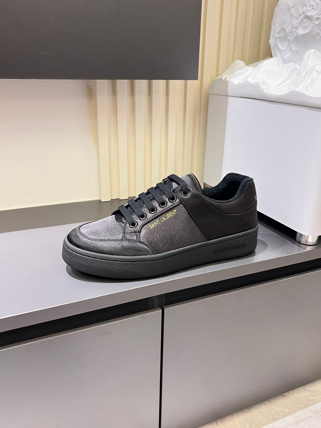 Yves Saint Laurent Sneaker