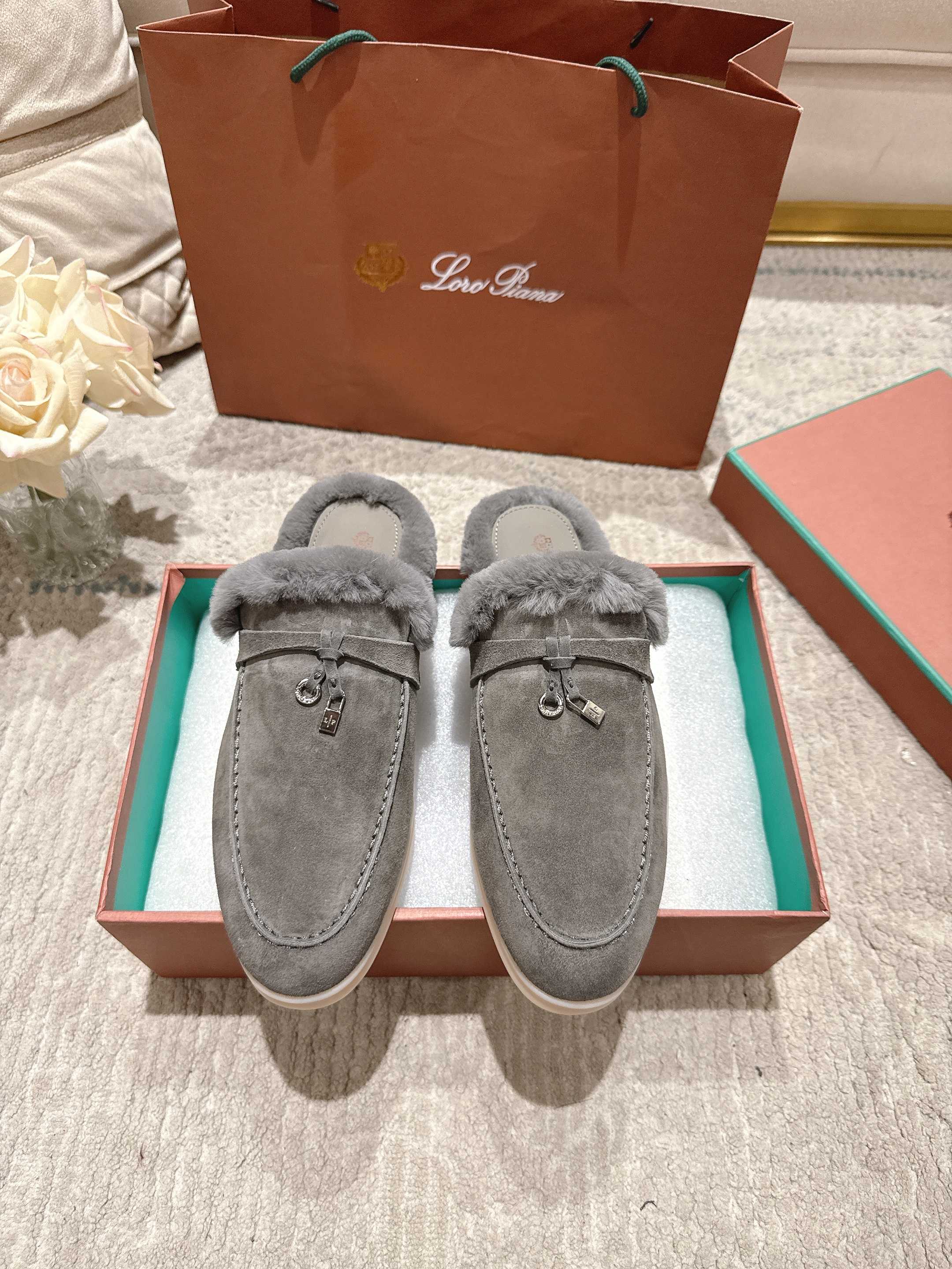 Loro Piana Slipper