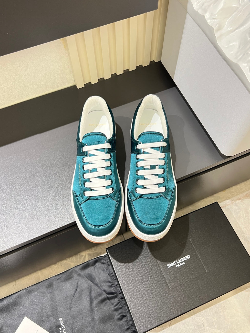 Yves Saint Laurent Sneaker