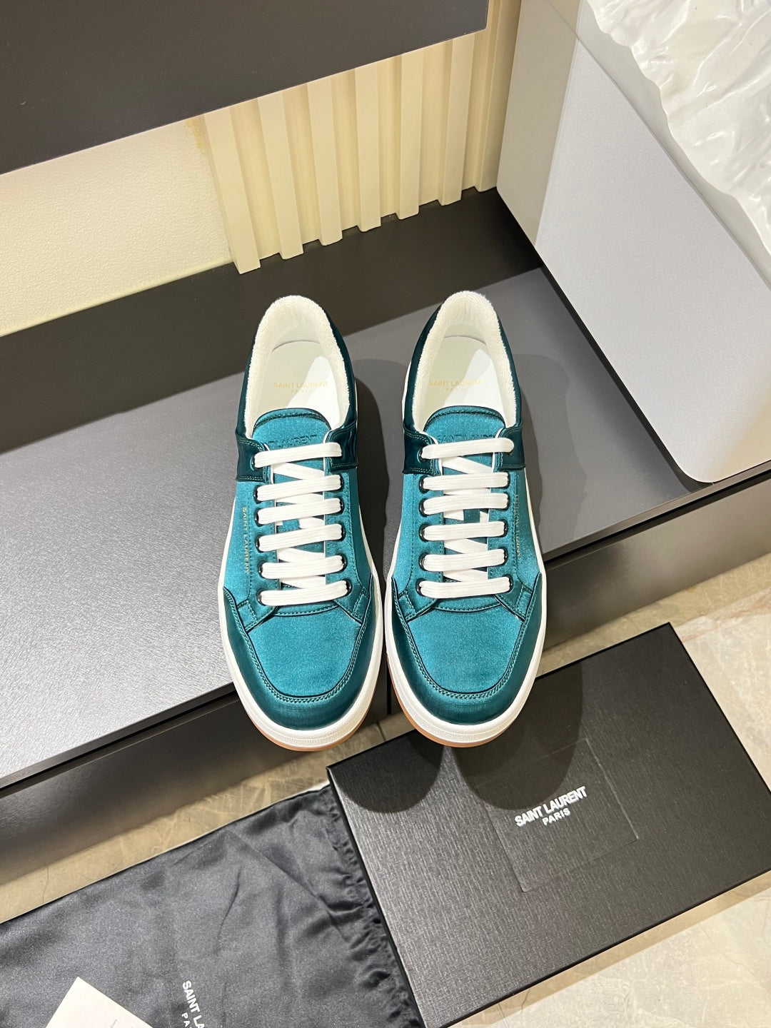 Yves Saint Laurent Sneaker