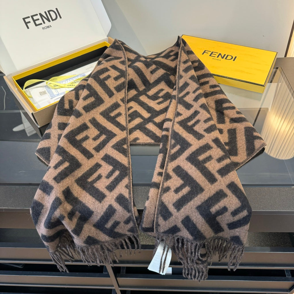 Fendi Atkı