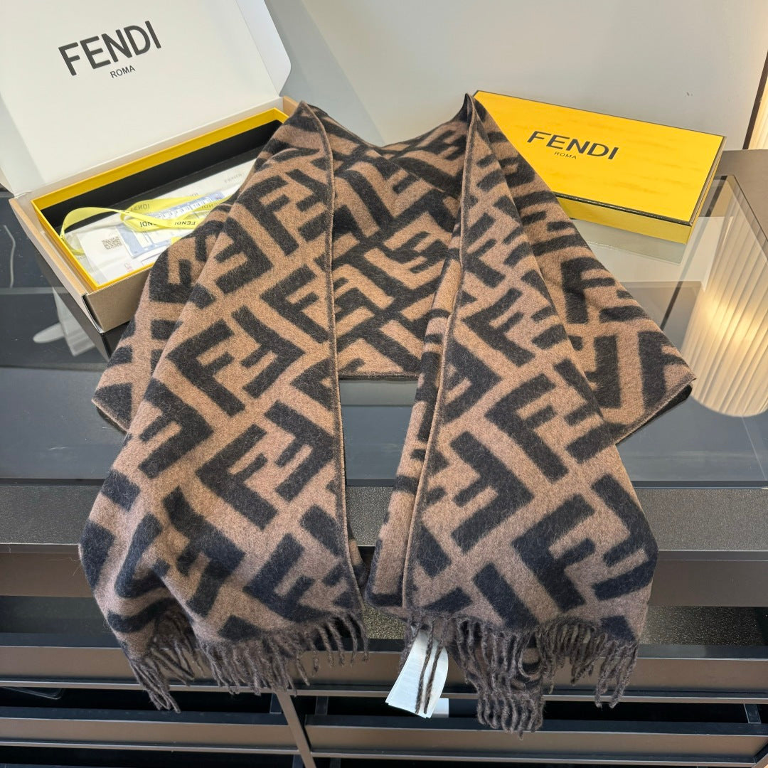 Fendi Atkı