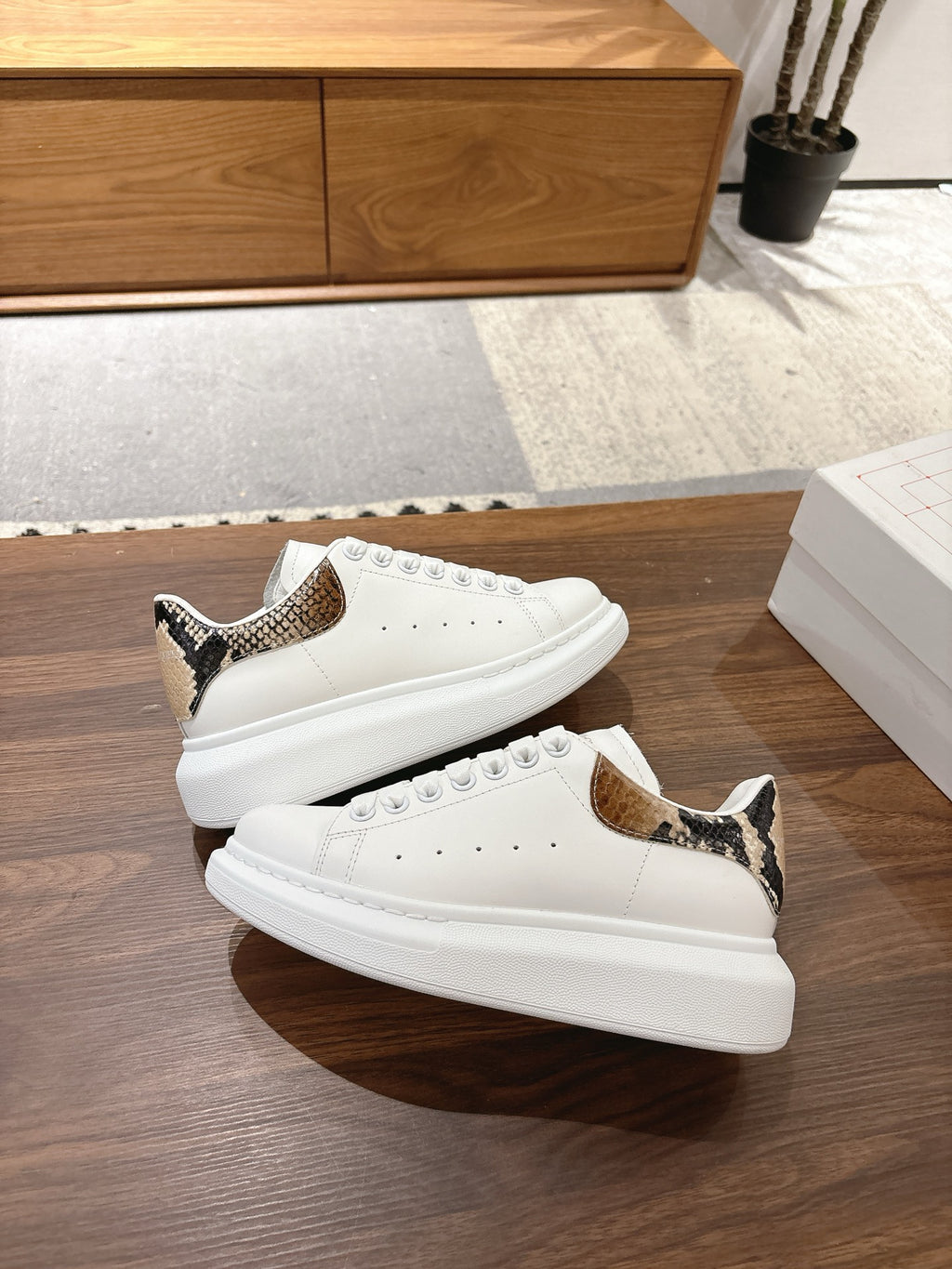 Alexander McQueen Sneaker