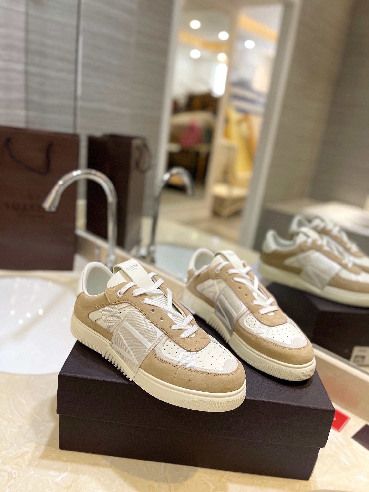Valentino Sneaker