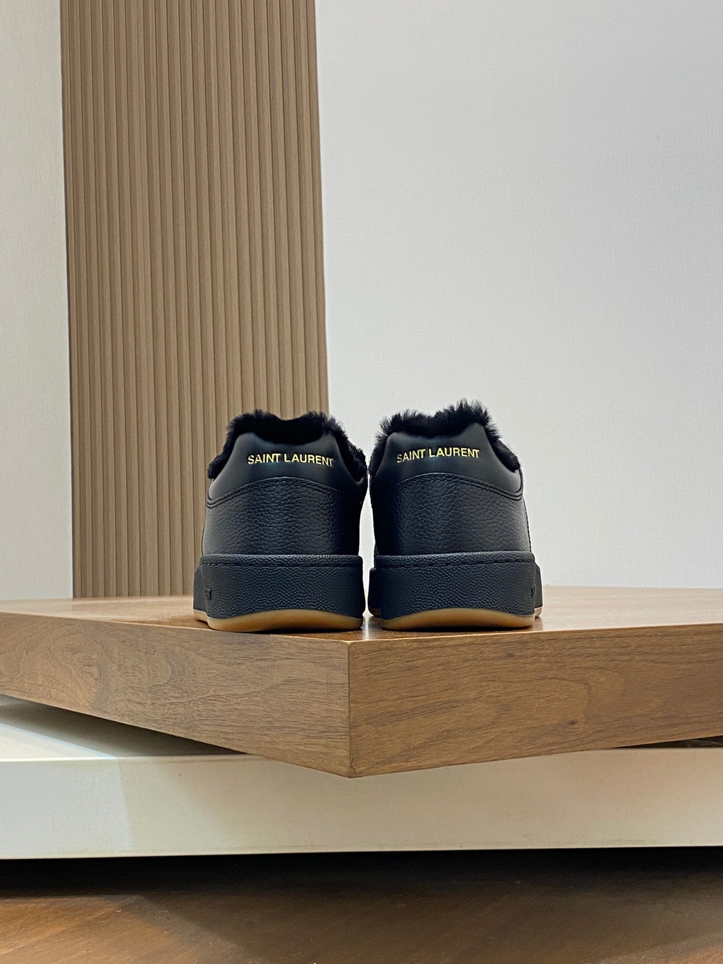 Yves Saint Laurent Sneaker