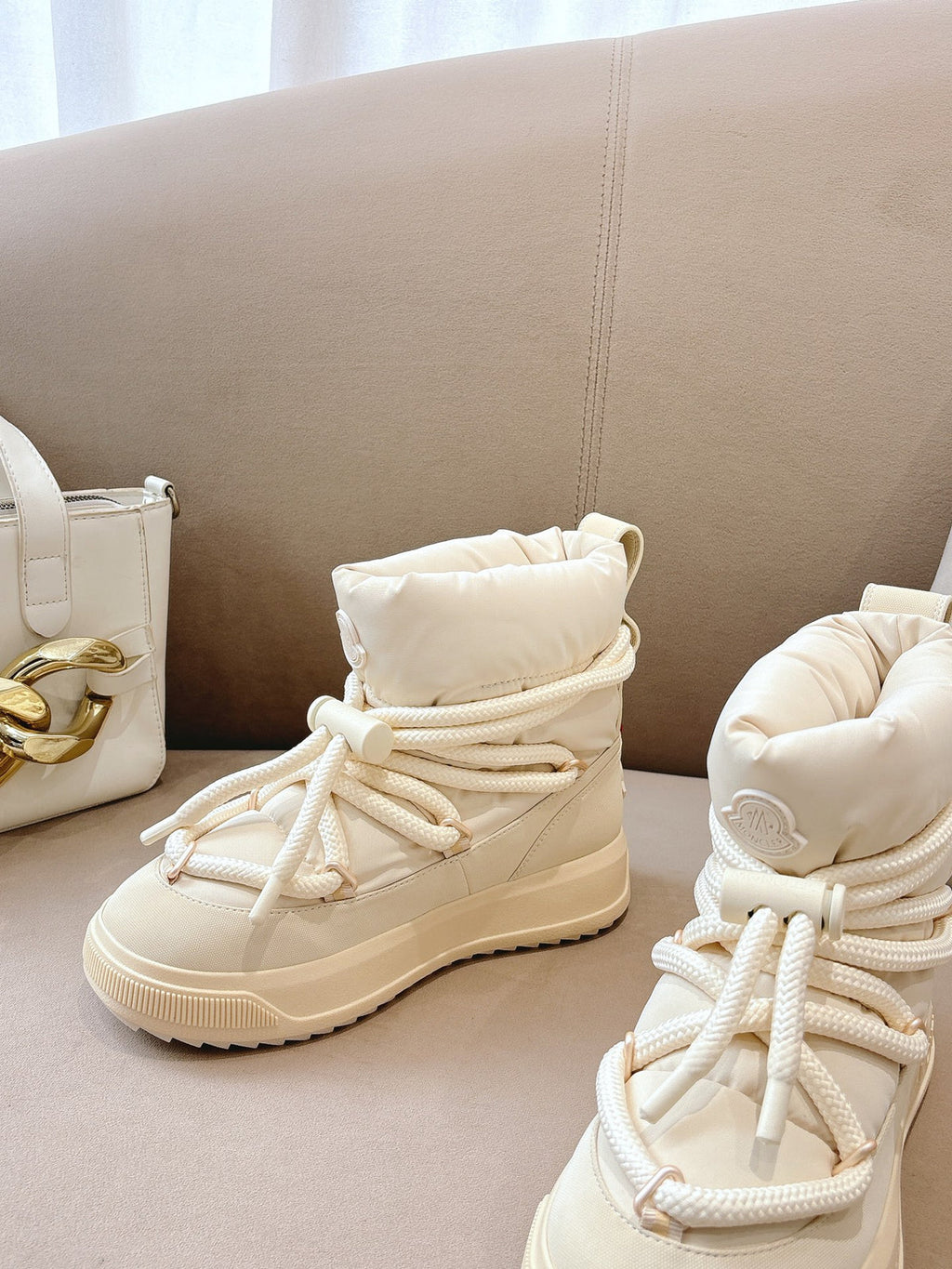 Moncler Bot