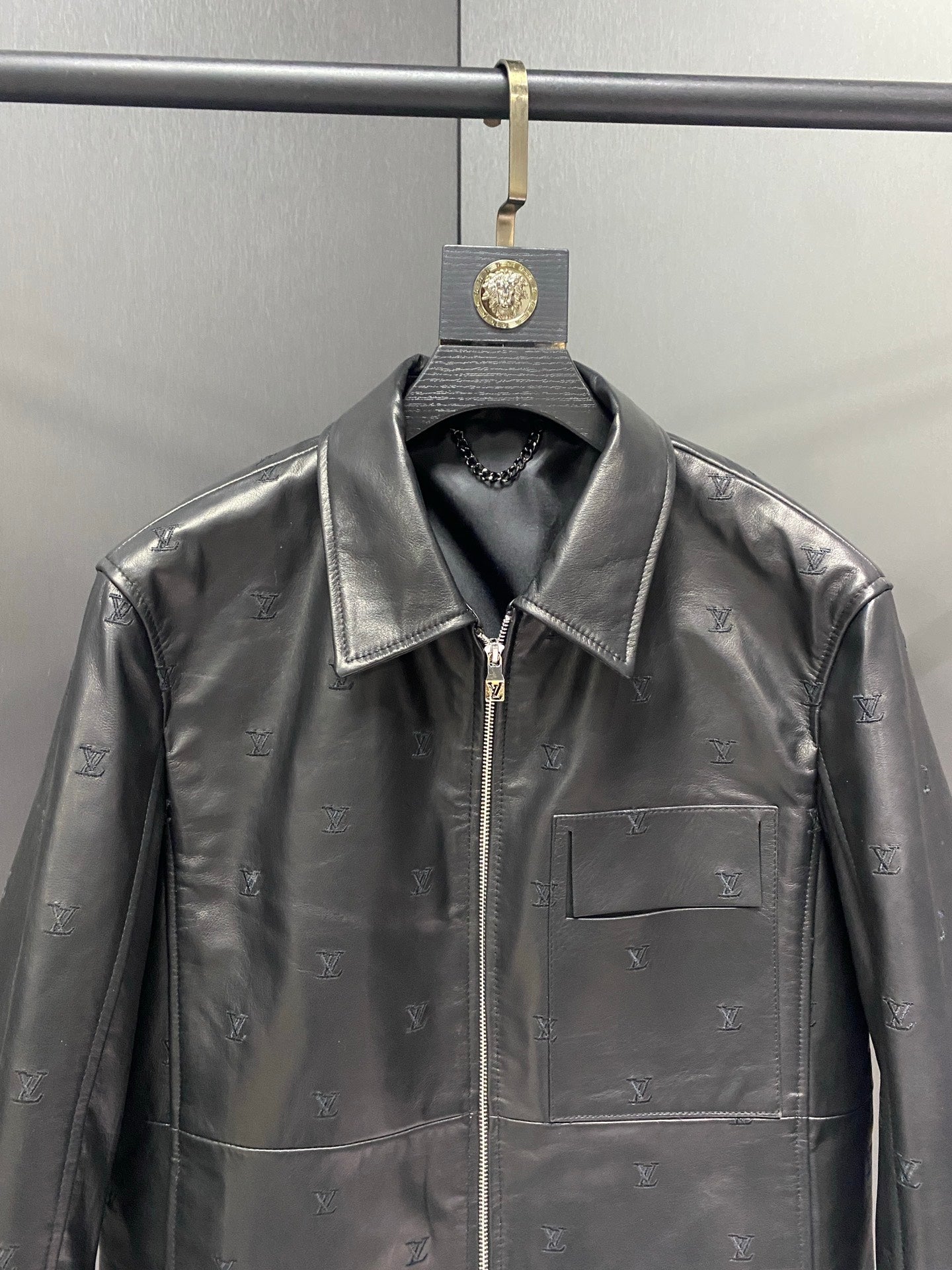 Louis Vuitton Deri Mont