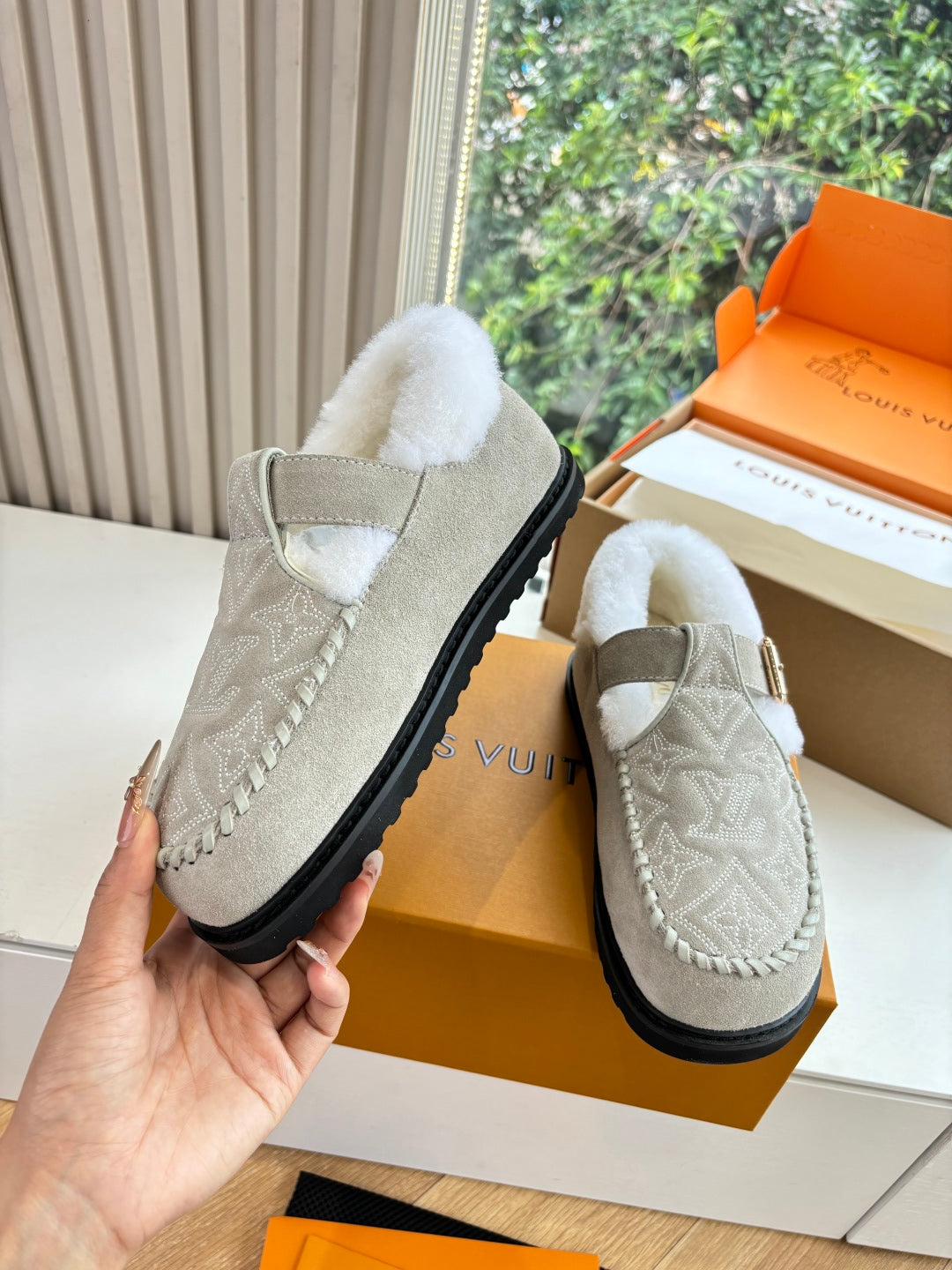 Louis Vuitton Slipper