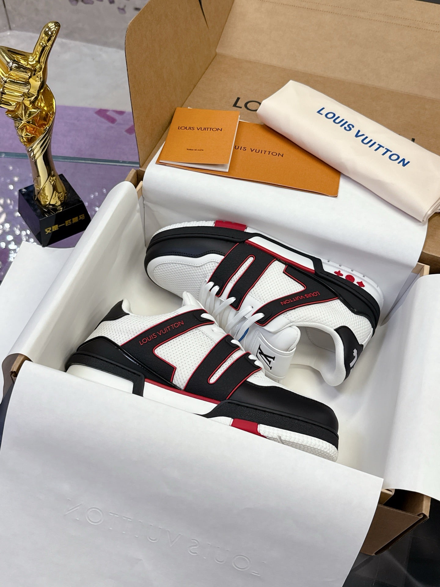 Louis Vuitton Sneaker