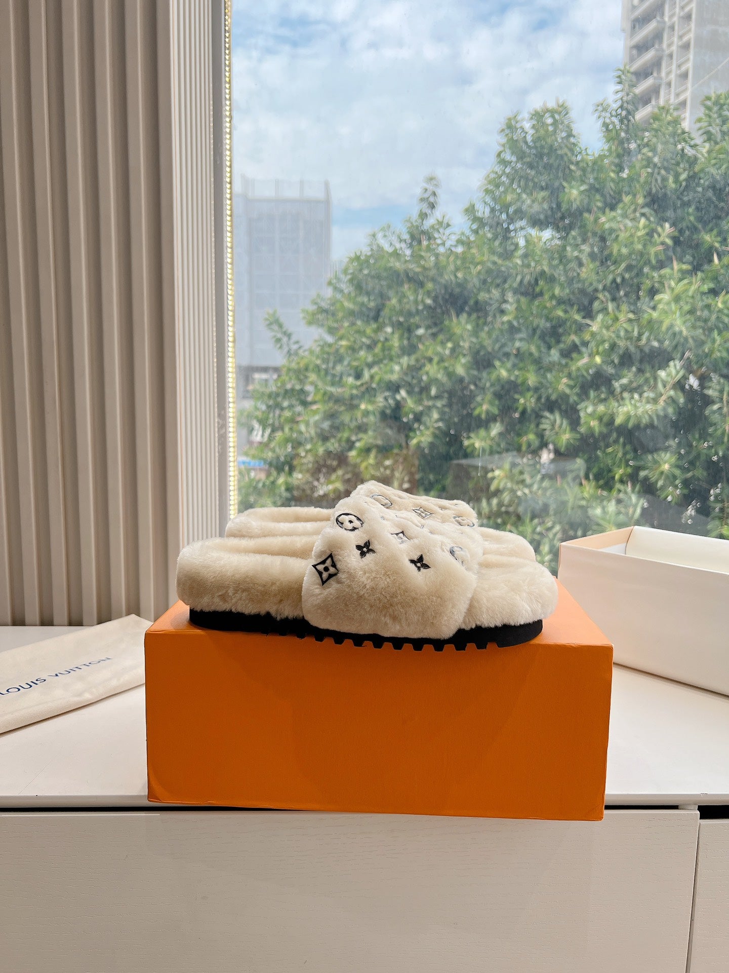 Louis Vuitton Slipper