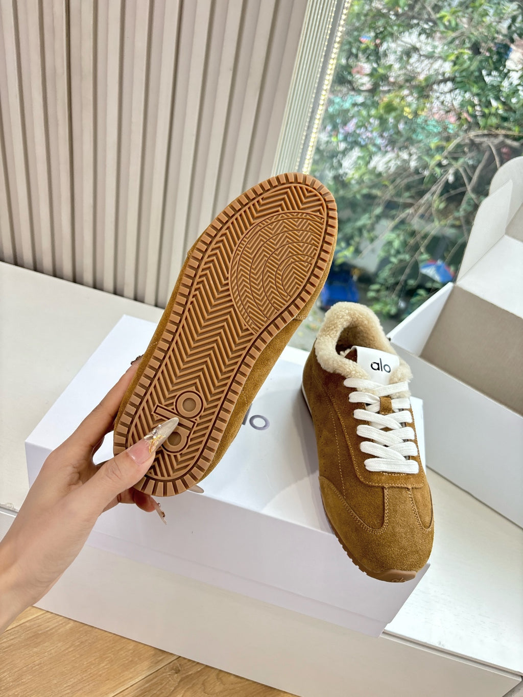 Alo Yoga Sneaker