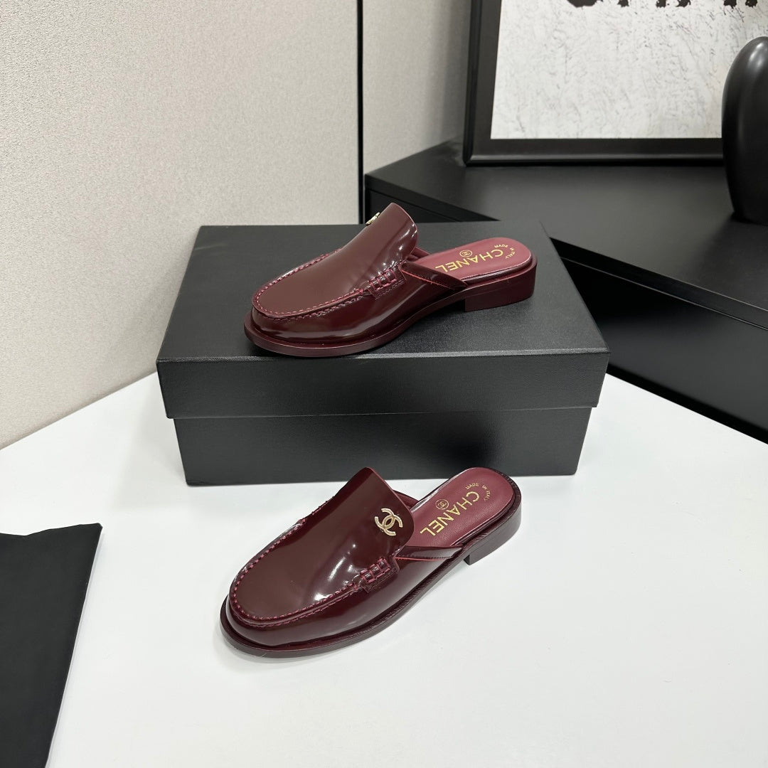Chanel Slipper