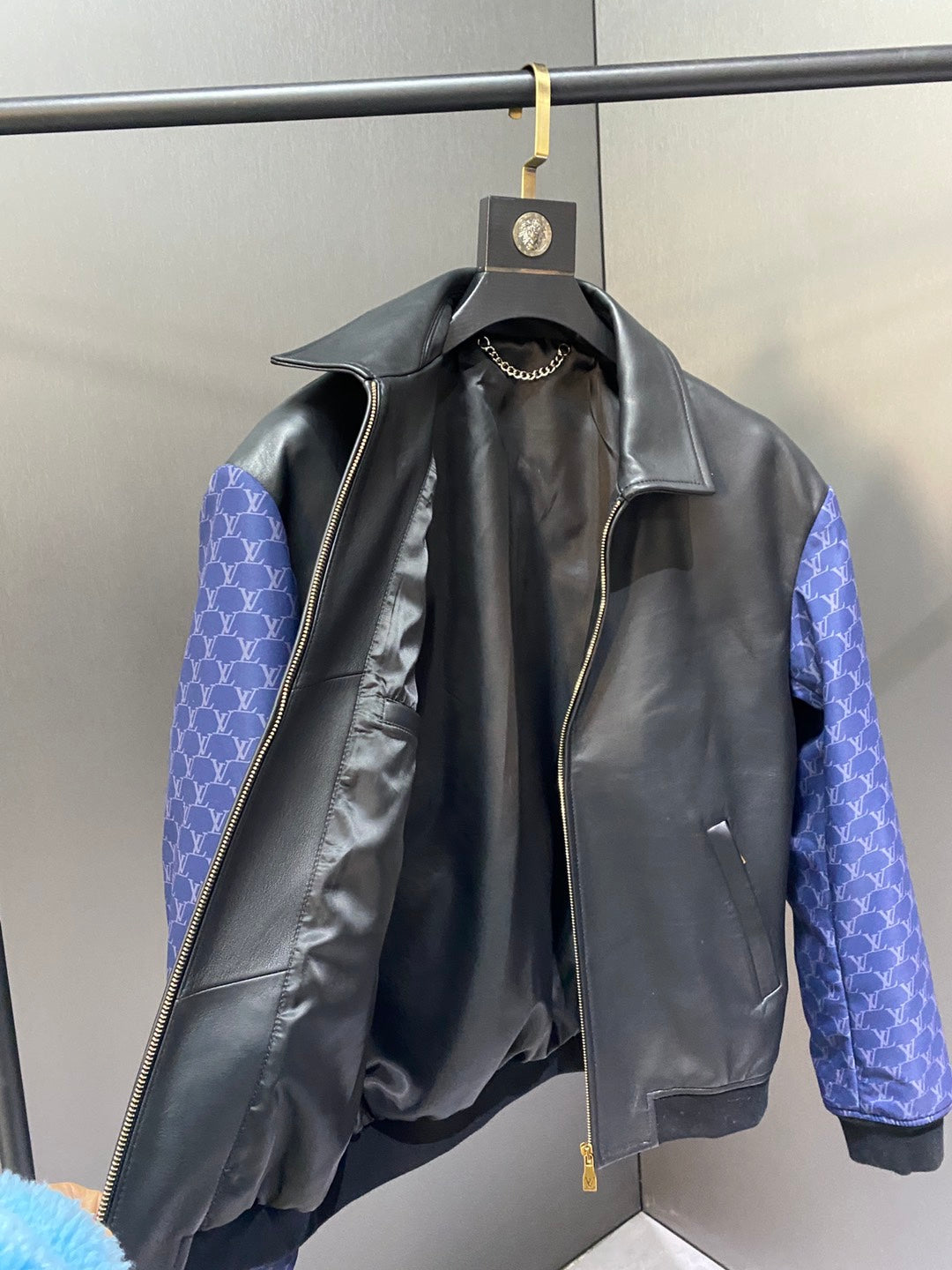 Louis Vuitton Deri Mont