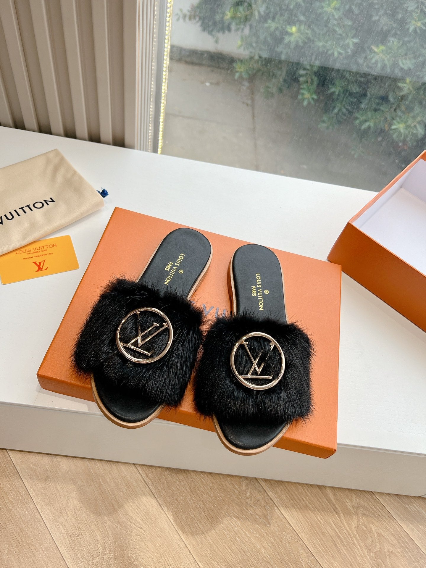 Louis Vuitton Slipper