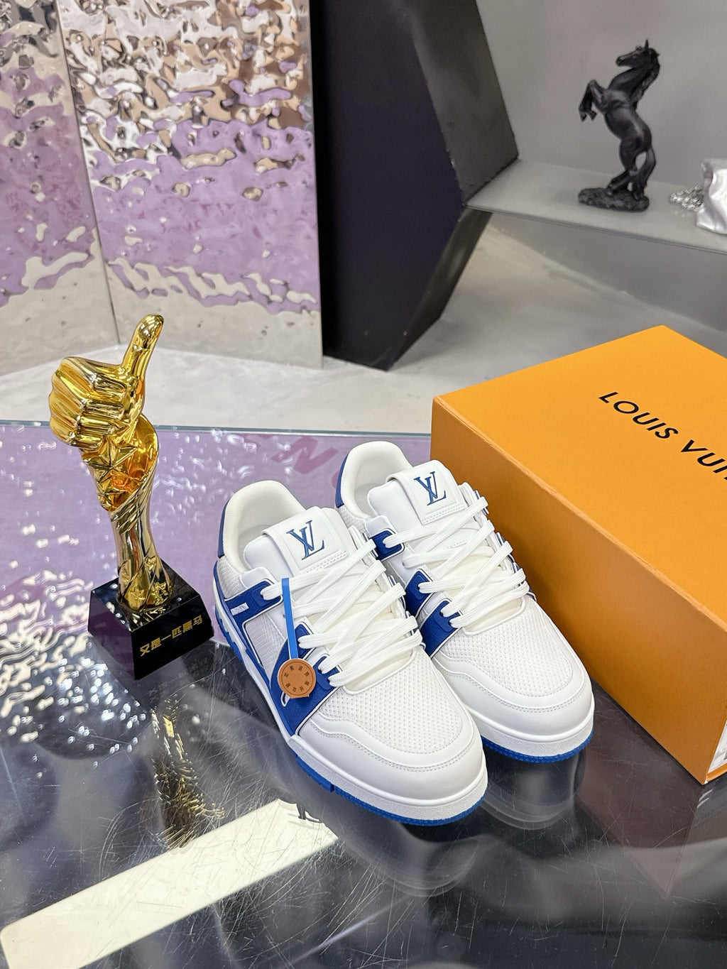 Louis Vuitton Sneaker