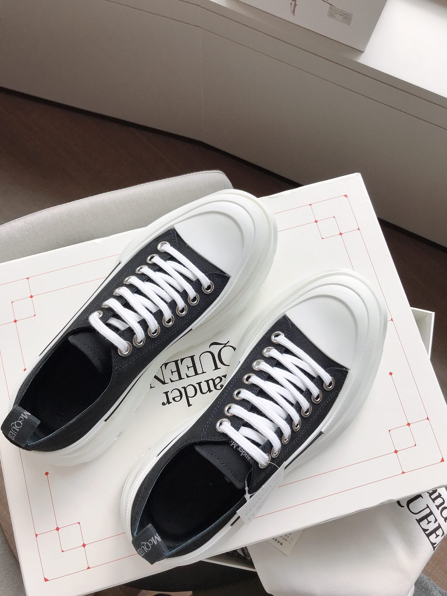 Alexander McQueen Sneaker