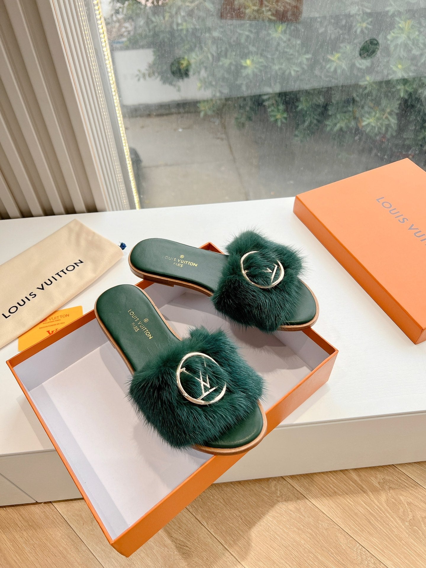 Louis Vuitton Slipper