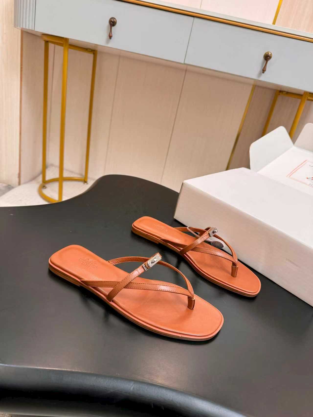 Hermes Slipper