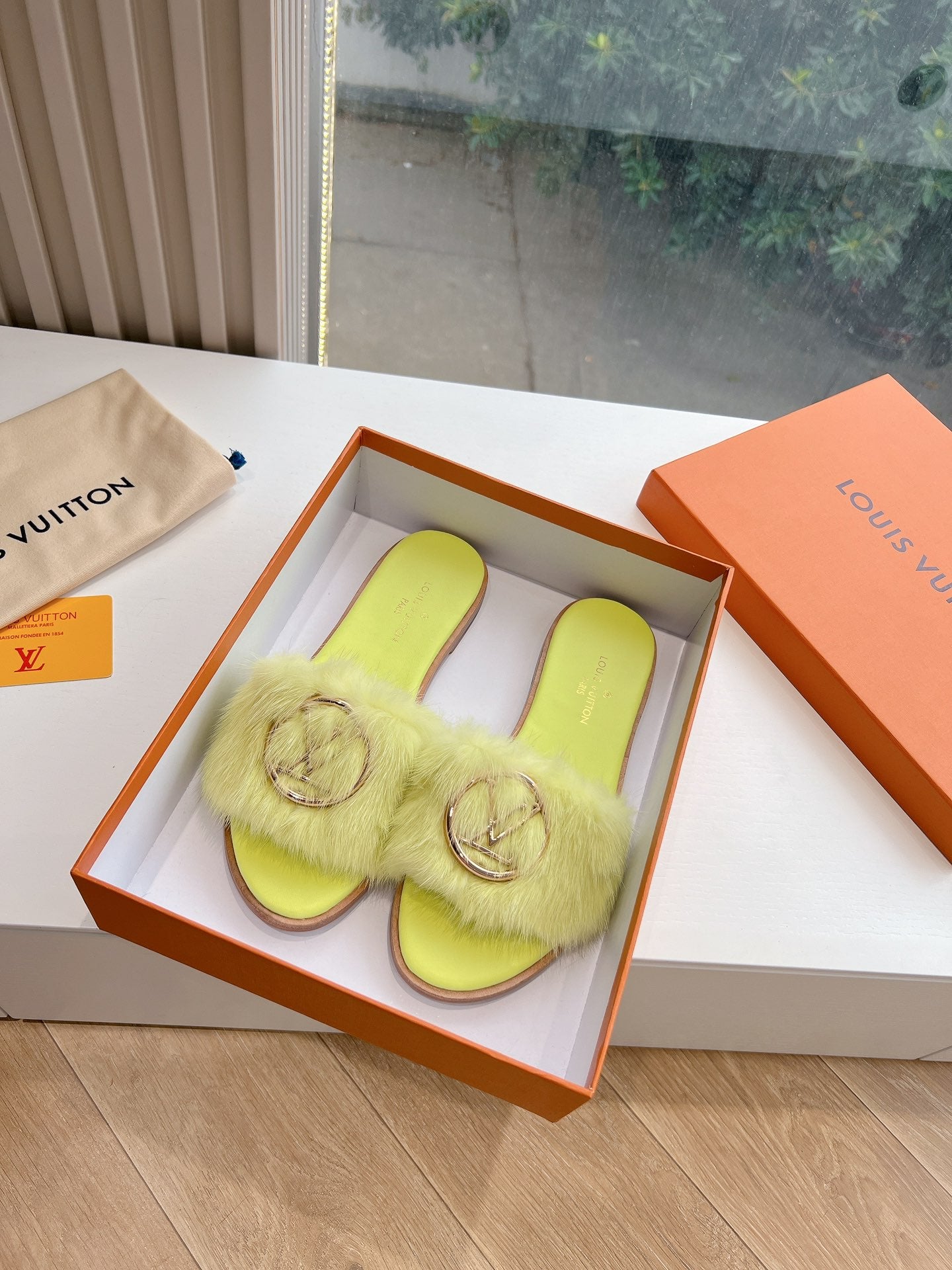 Louis Vuitton Slipper