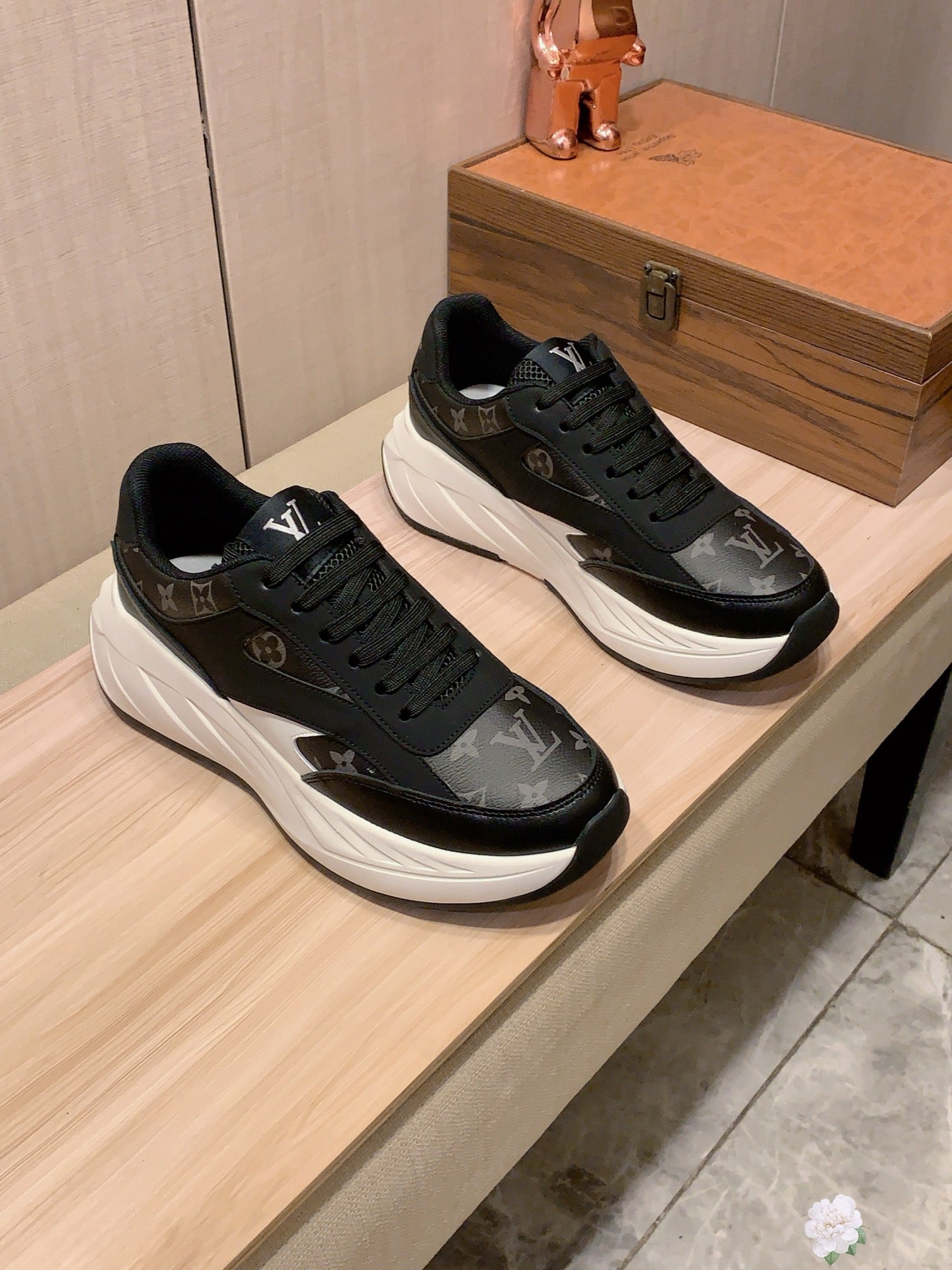 Louis Vuitton Sneaker