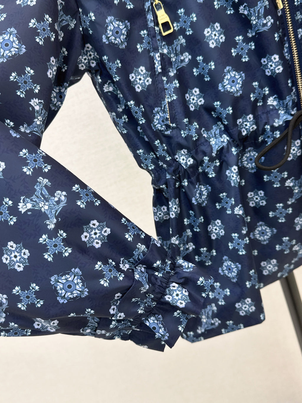 Louis Vuitton Yağmurluk