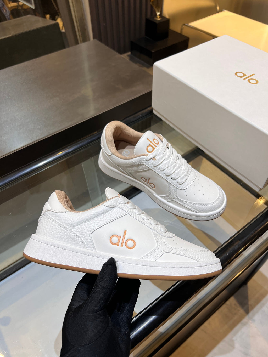 Alo Sneaker