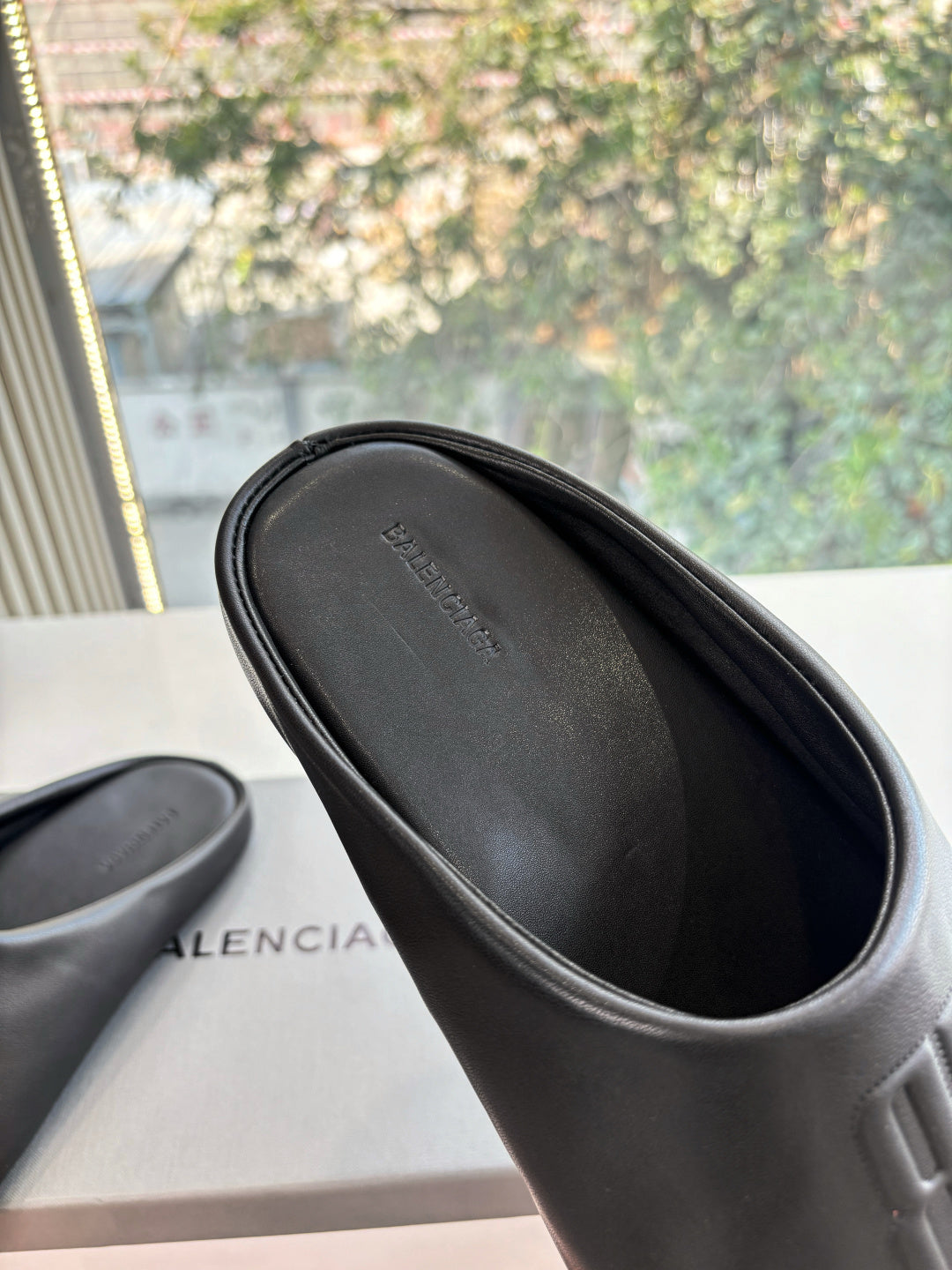 Balenciaga Slipper