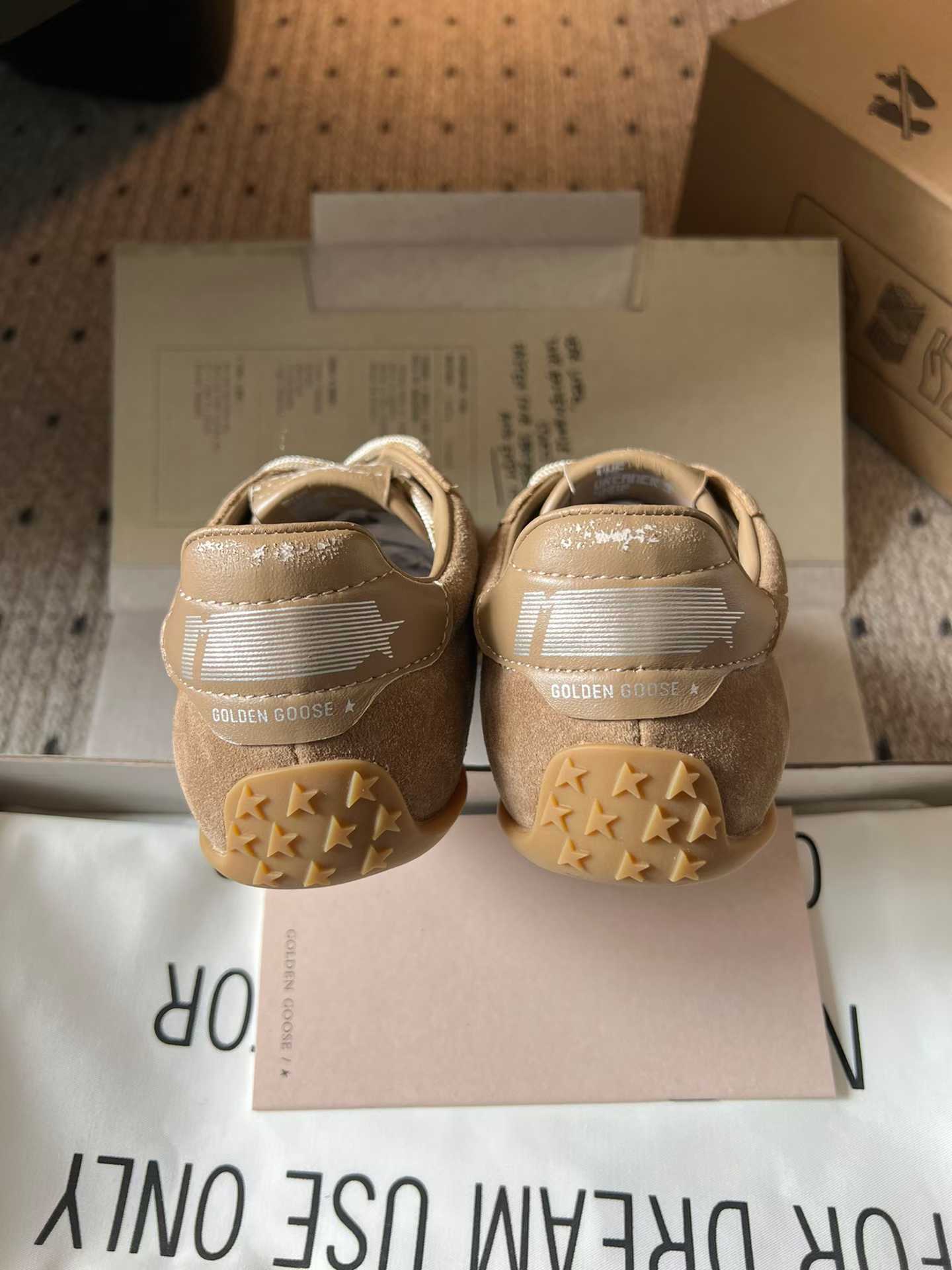 Golden Goose Sneaker