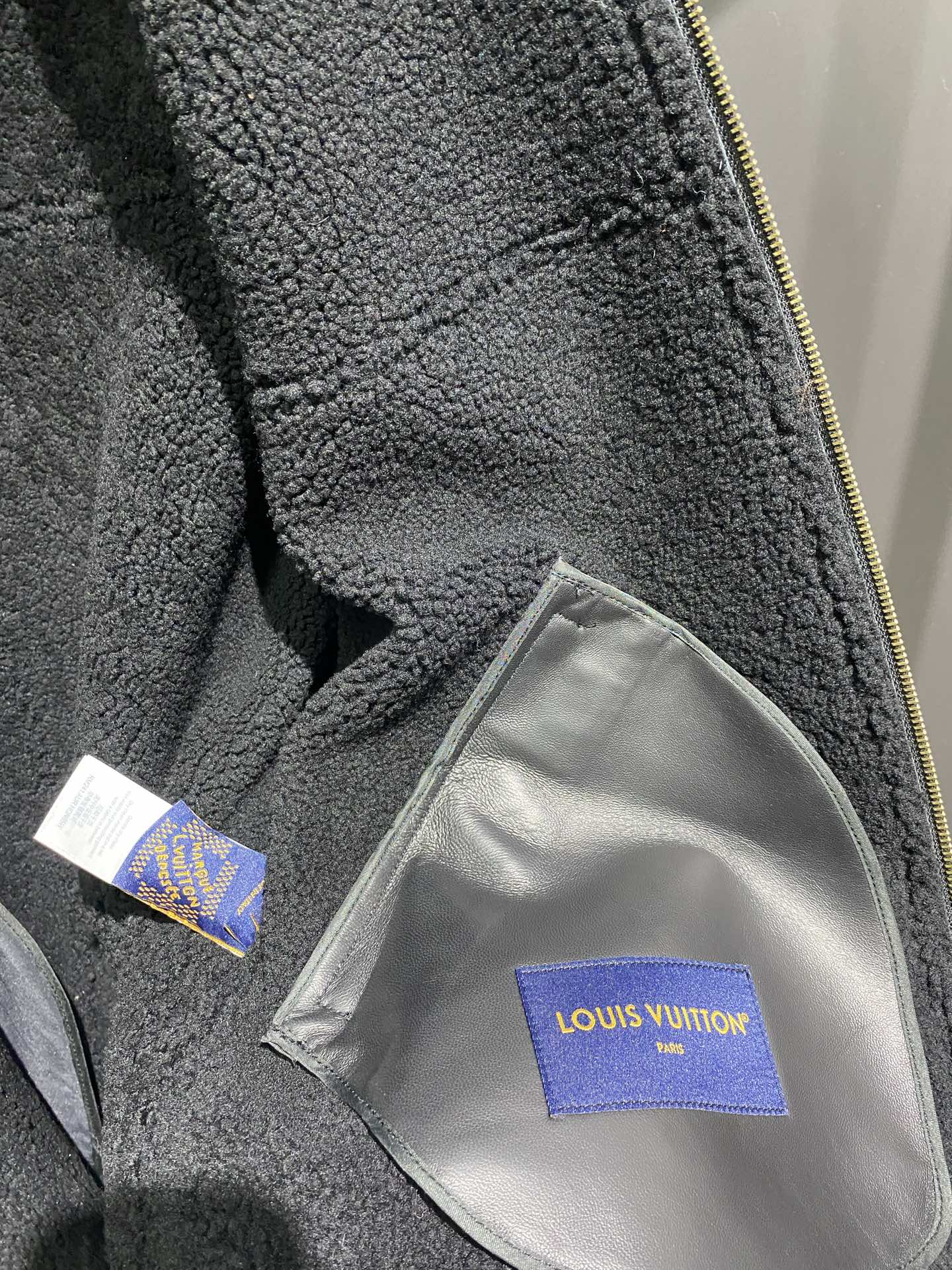 Louis Vuitton Deri Mont