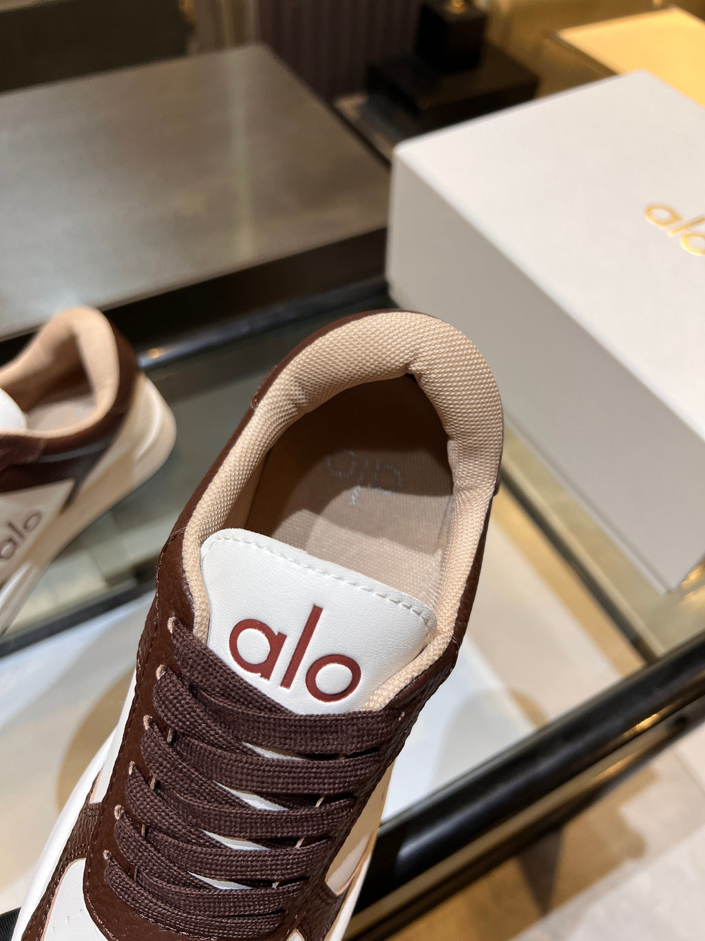 Alo Sneaker