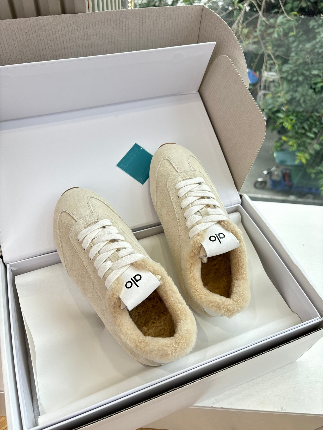 Alo Yoga Sneaker