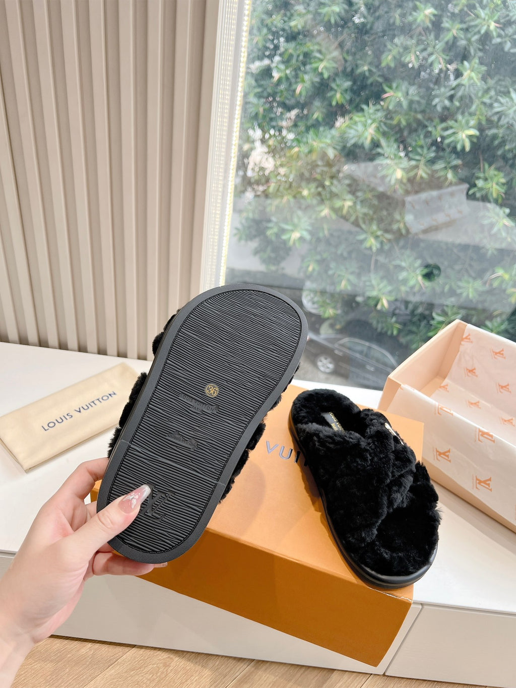 Louis Vuitton Slipper