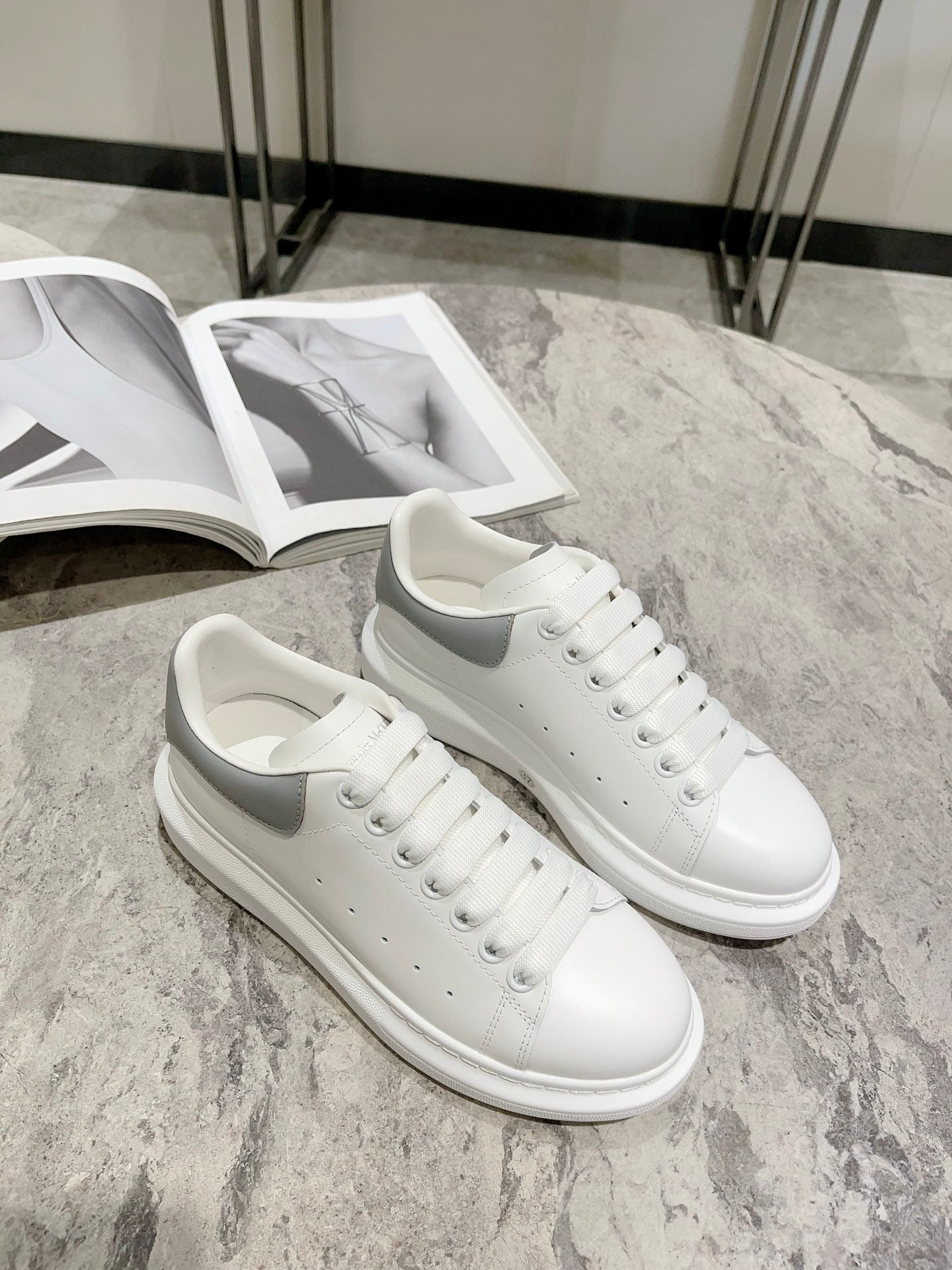Alexander McQueen Sneaker
