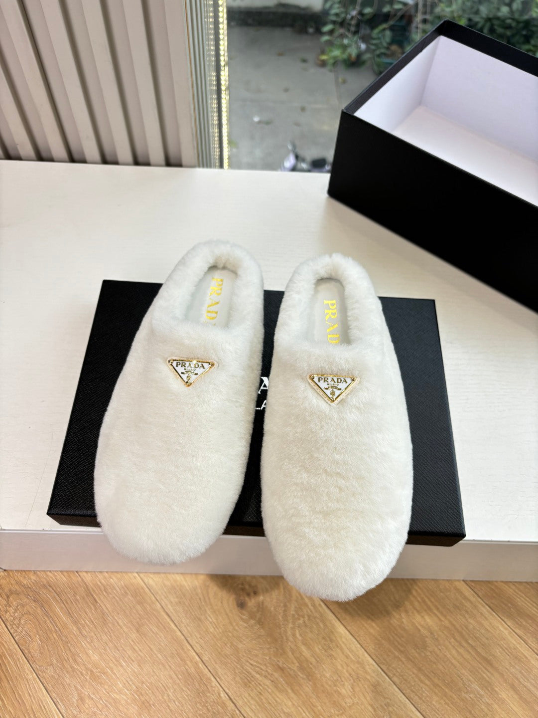Prada Slipper Hemen Teslim İndirimli