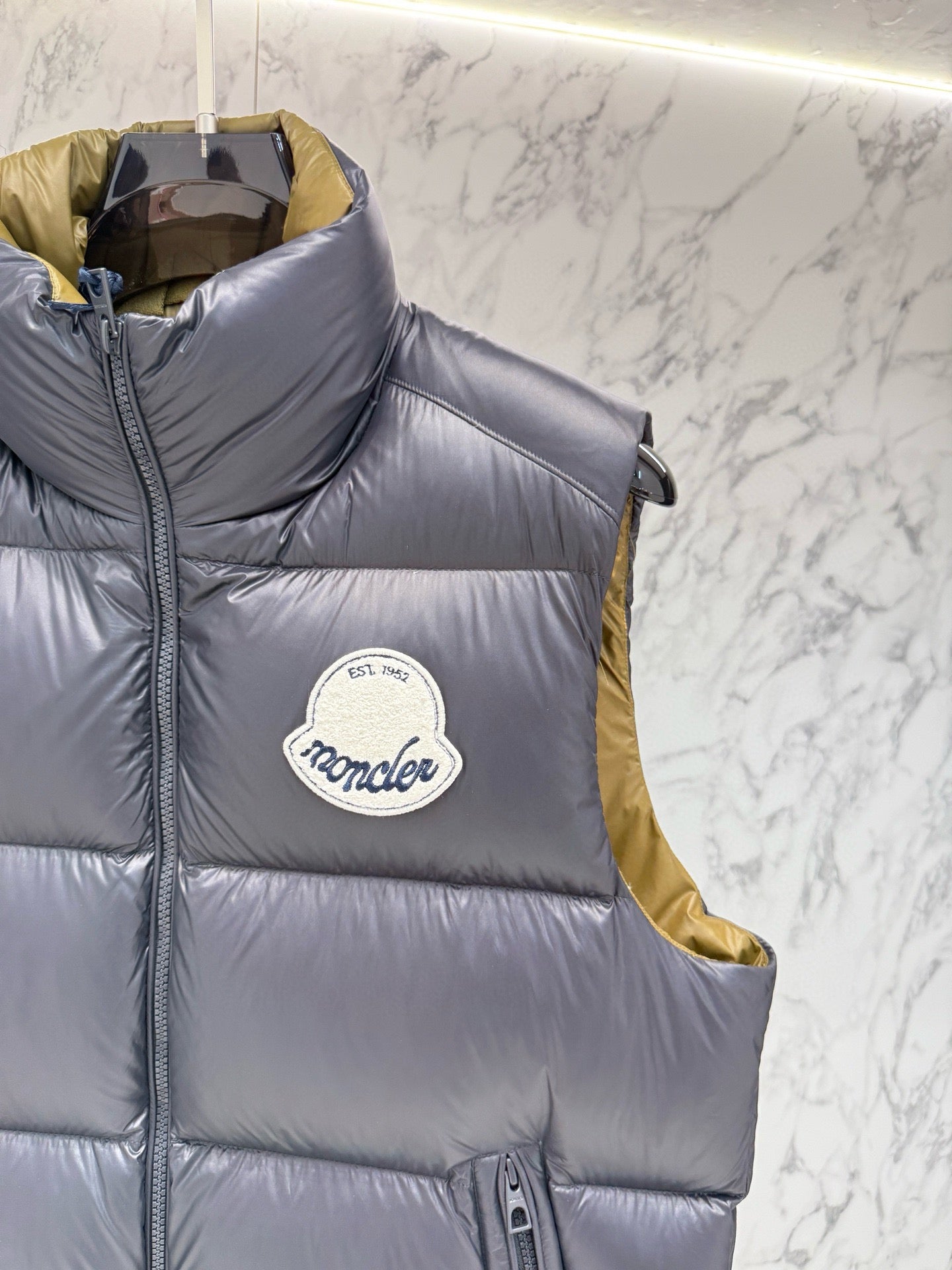 Moncler Yelek