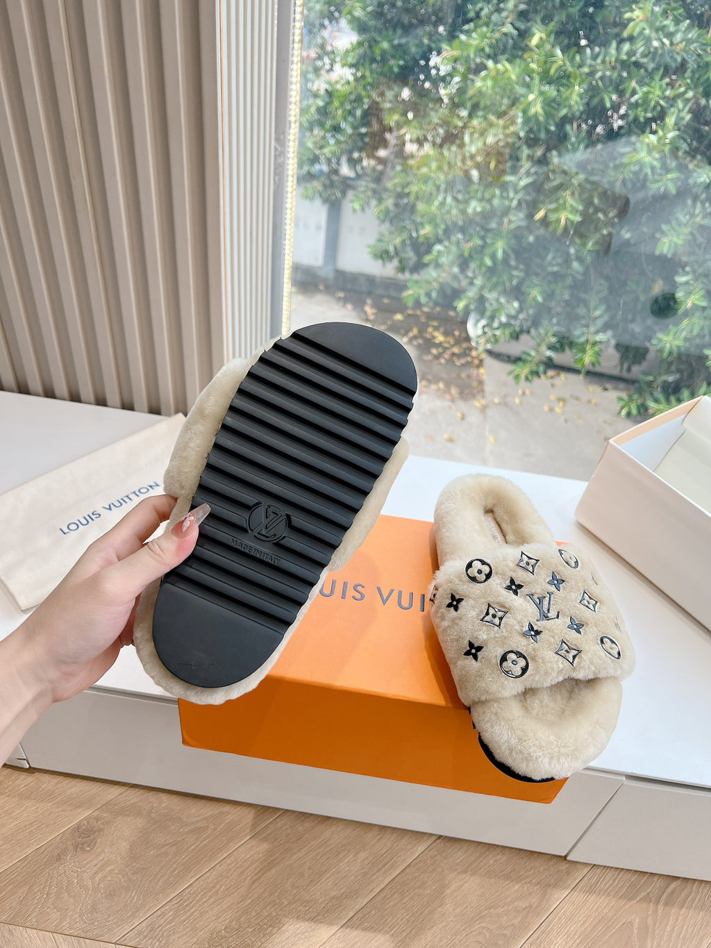 Louis Vuitton Slipper