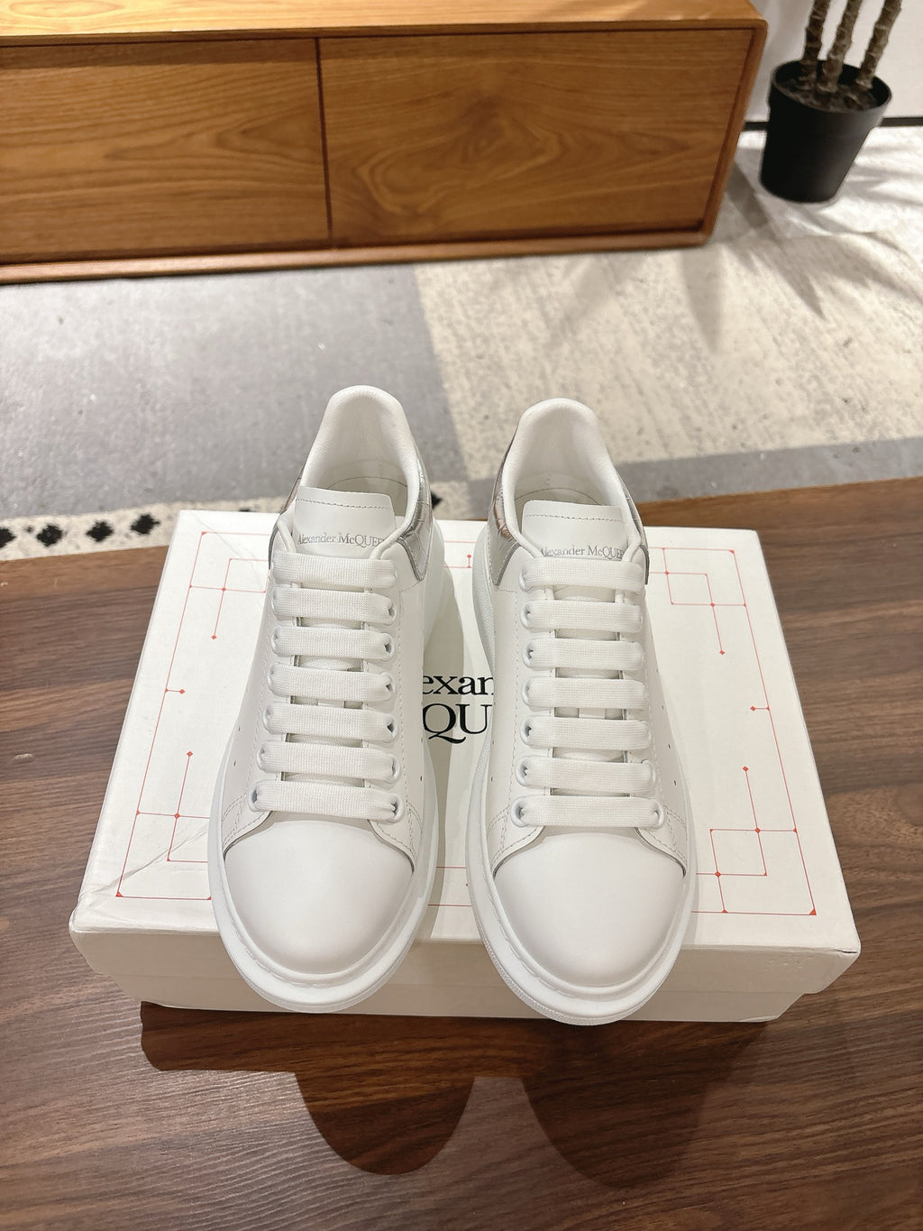 Alexander McQueen Sneaker