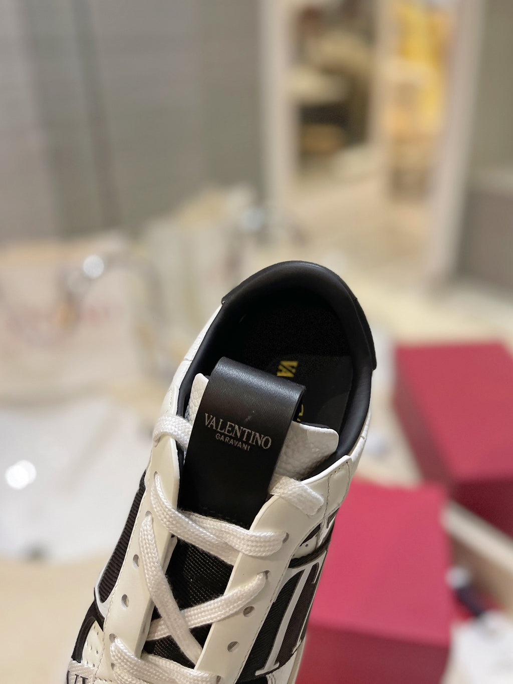 Valentino Sneaker