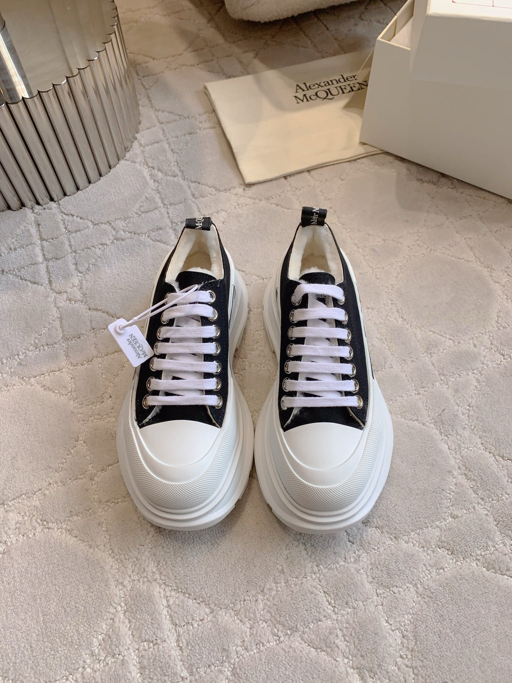 Alexander McQueen Sneaker (Kürklü)