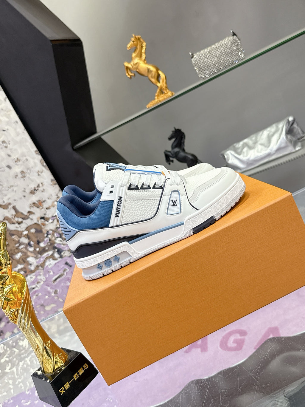 Louis Vuitton Sneaker