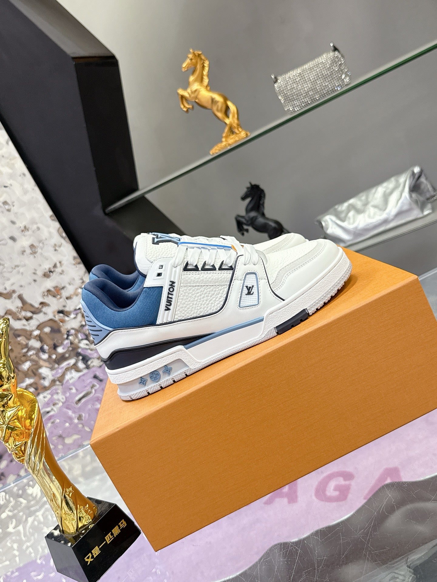 Louis Vuitton Sneaker