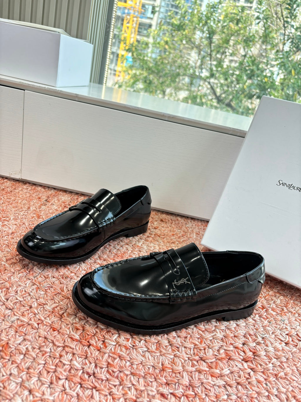 Yves Saint Laurent Loafer