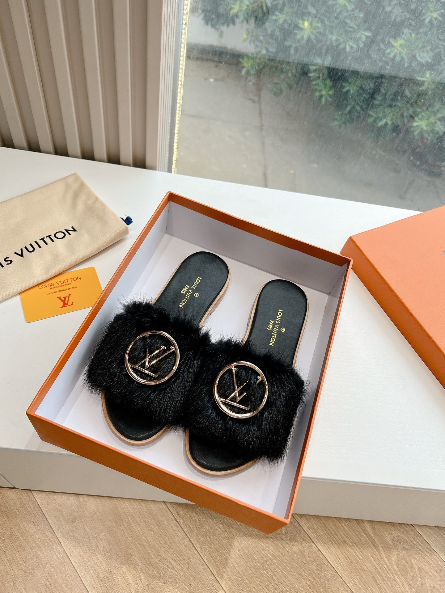 Louis Vuitton Slipper